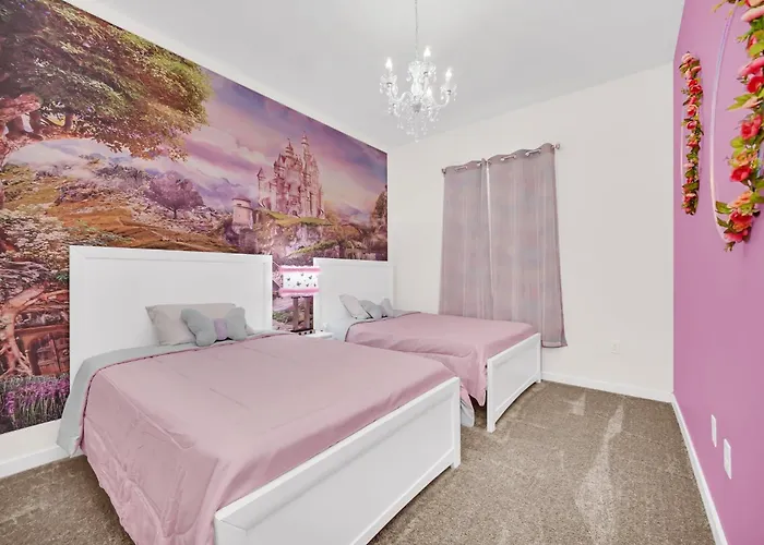 New Spacious And Themed 5 Bedroom Home Minutes From Disney And Waterparks!
