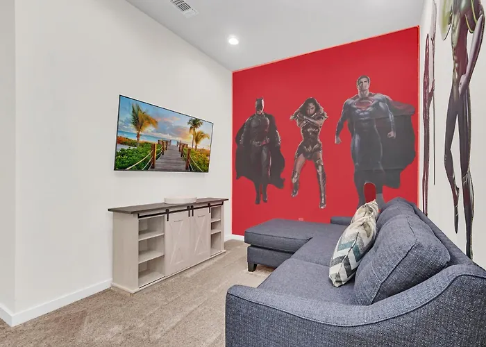 New Spacious And Themed 5 Bedroom Home Minutes From Disney And Waterparks!