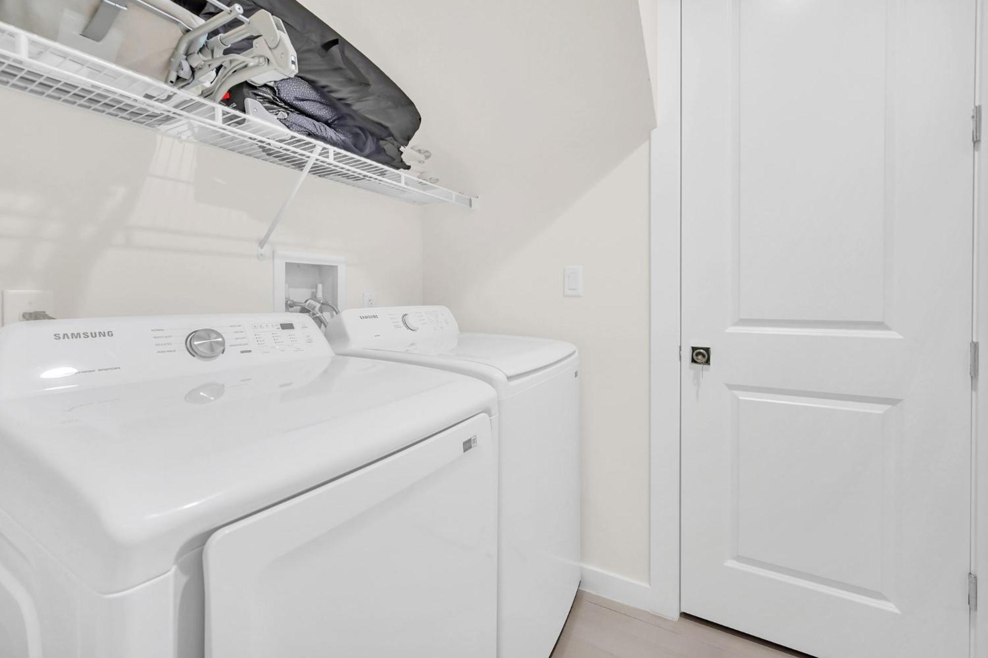 New Spacious And Themed 5 Bedroom Minutes From And Waterparks! Holiday home