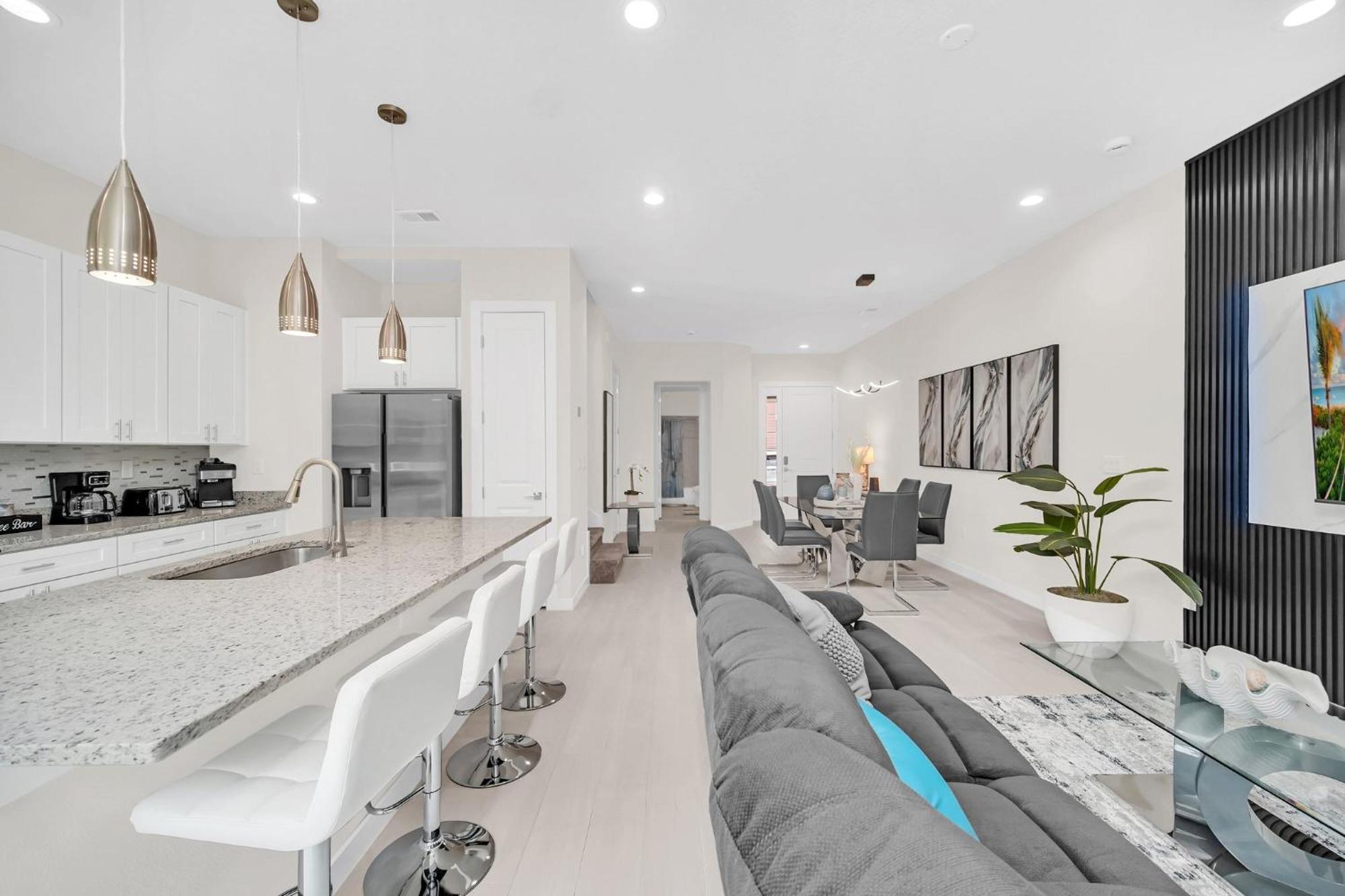 New Spacious And Themed 5 Bedroom Minutes From And Waterparks! *