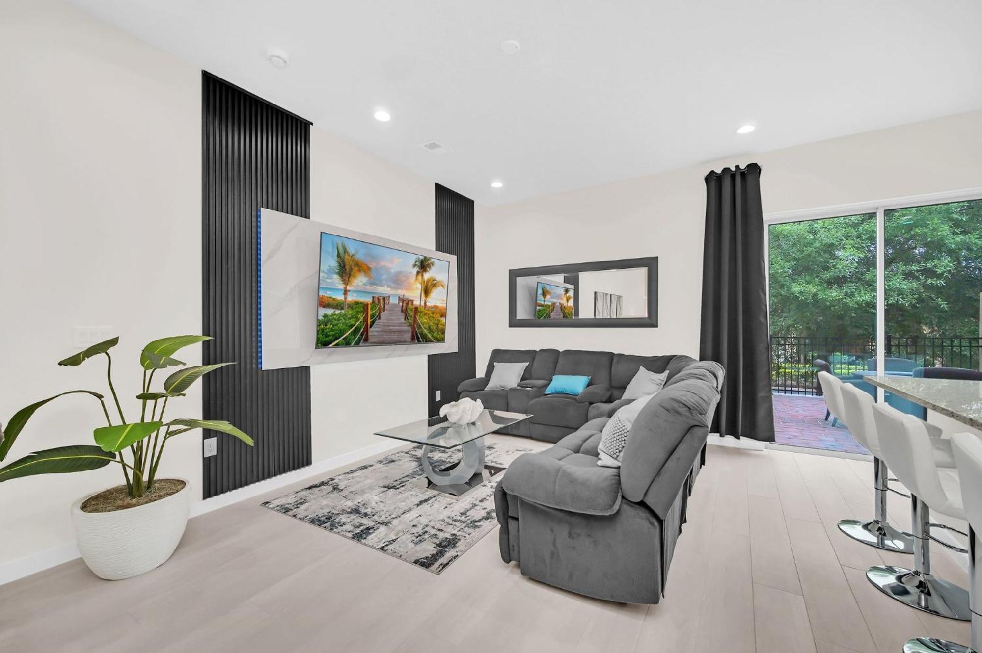 Holiday home New Spacious And Themed 5 Bedroom Minutes From And Waterparks!